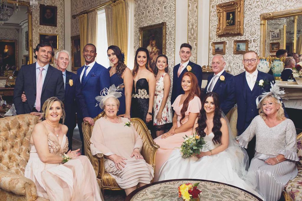 17 wedding day tips prepare for family photos