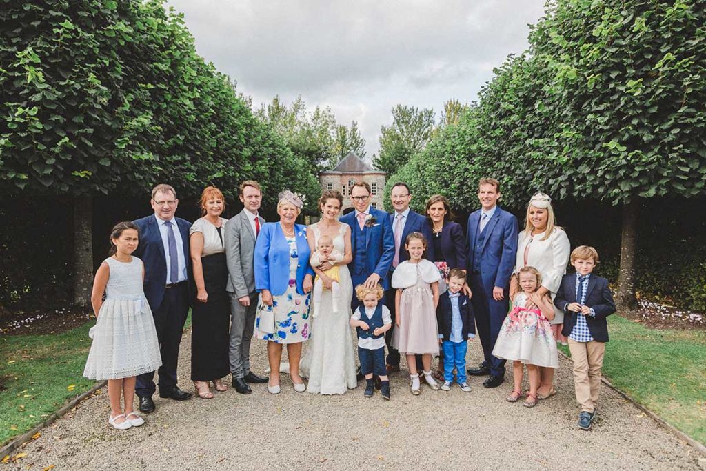 wedding day tips get ready for family photos